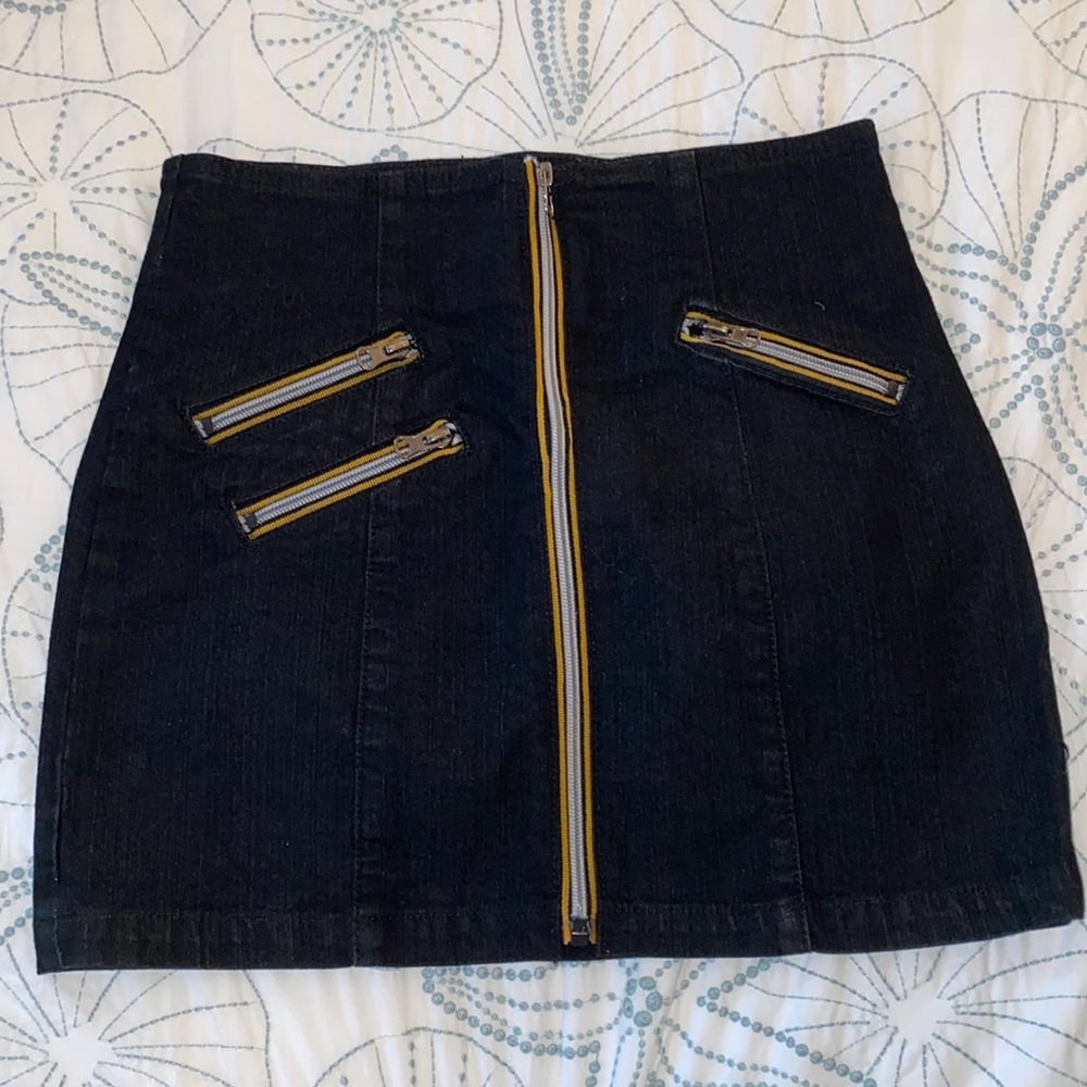 LF New Black Mini Skirt